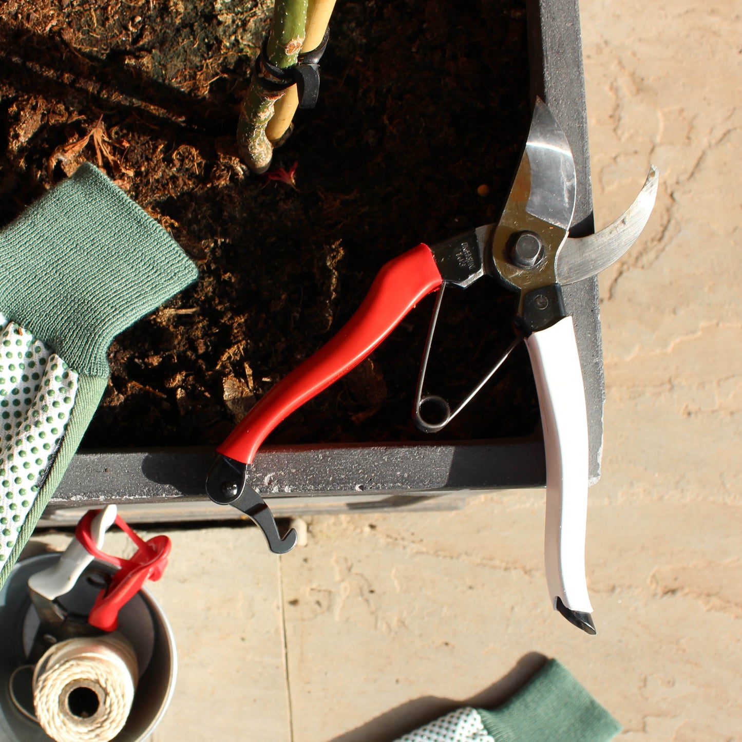 Okatsune 103 Bypass Secateurs